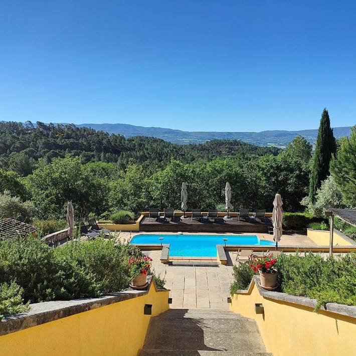 Chambre d’hôte pour 2 personnes, avec terrasse et vue ainsi que jardin et piscine à Roussillon - 3