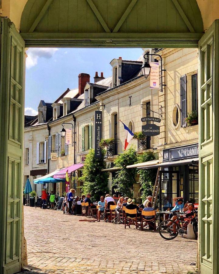 Logis Hotel La Croix Blanche Fontevraud in Fontevraud-l'Abbaye, Vallée de la Loire
