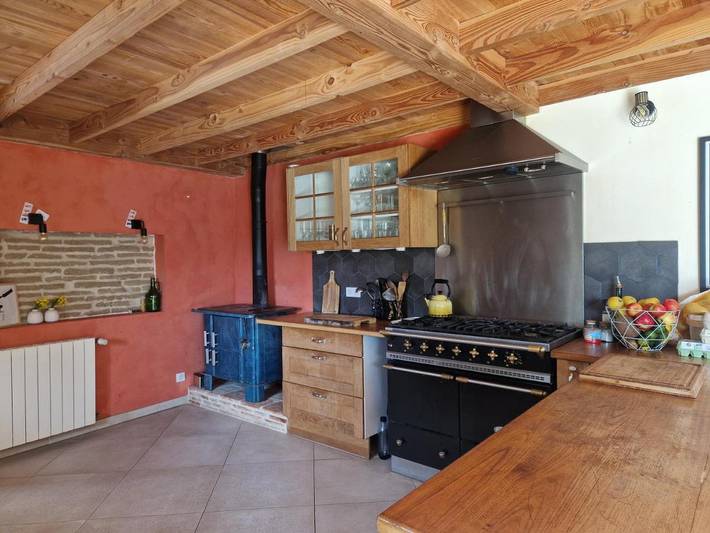 Location de vacances pour 12 personnes, avec vue ainsi que piscine et jardin, animaux acceptés à Parisot - 4