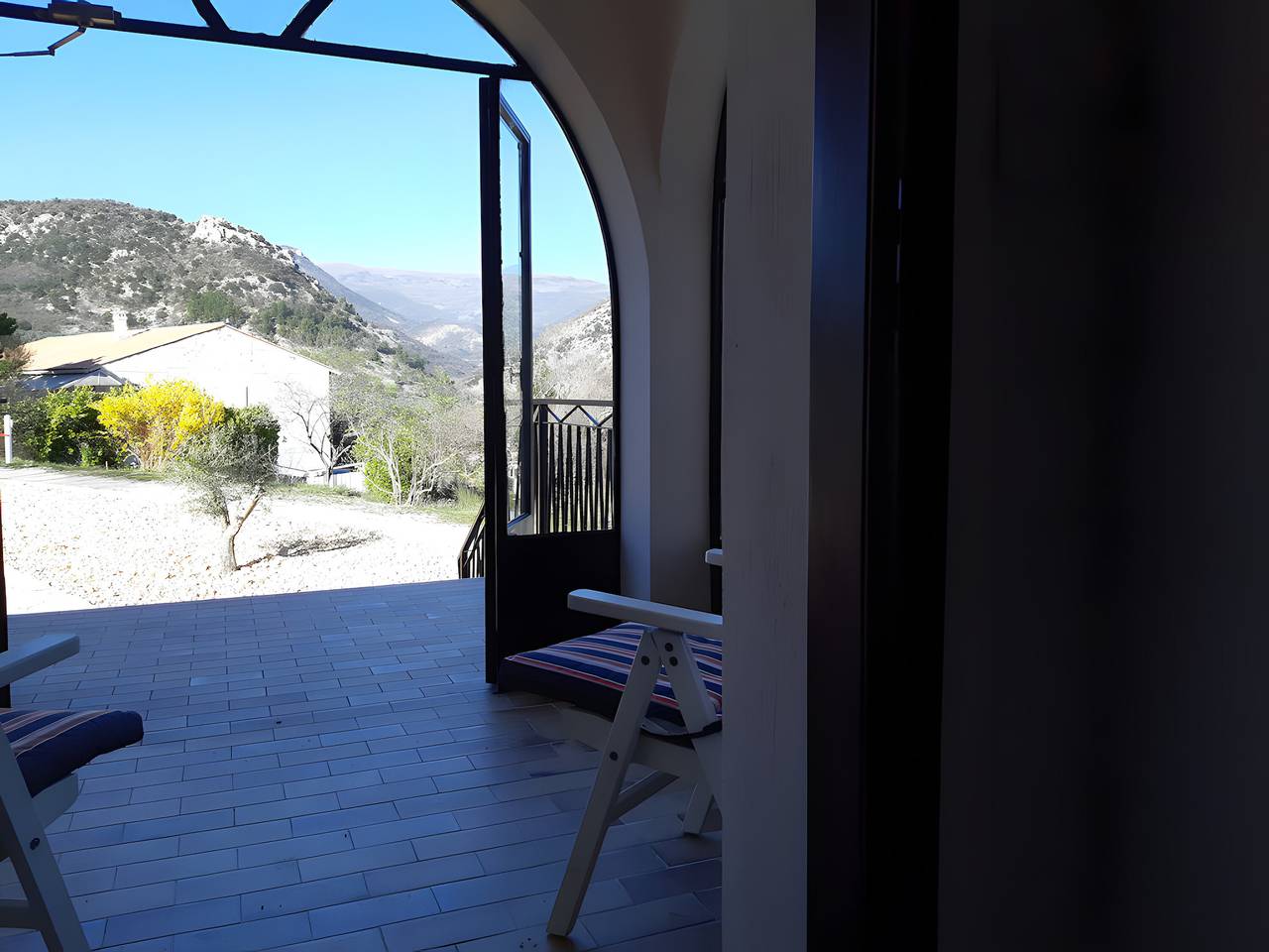 Maison de Vacances 'Le Petit Tilleul' avec Vue sur la Montagne, Wi-Fi et Climatisation in Condorcet, Région de nyons