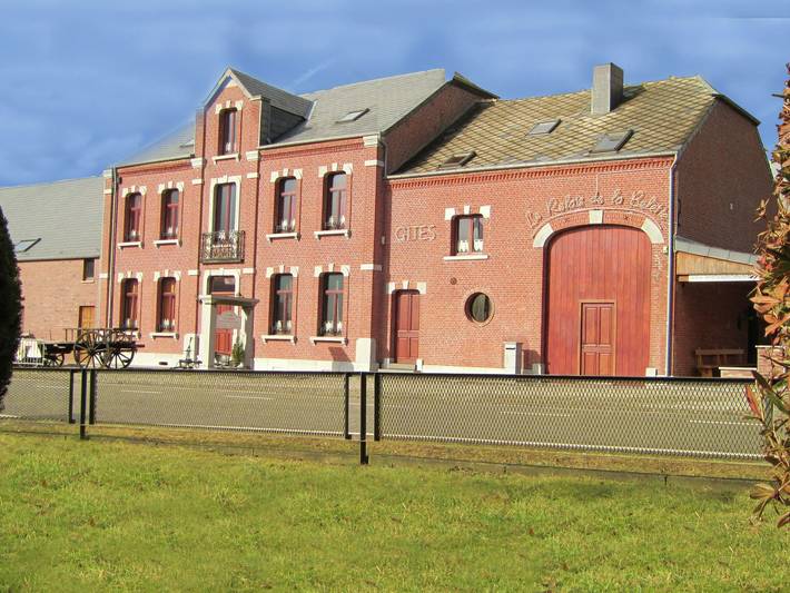 Vakantiehuis voor 26 personen, met Terras en Tuin in Regio Namur