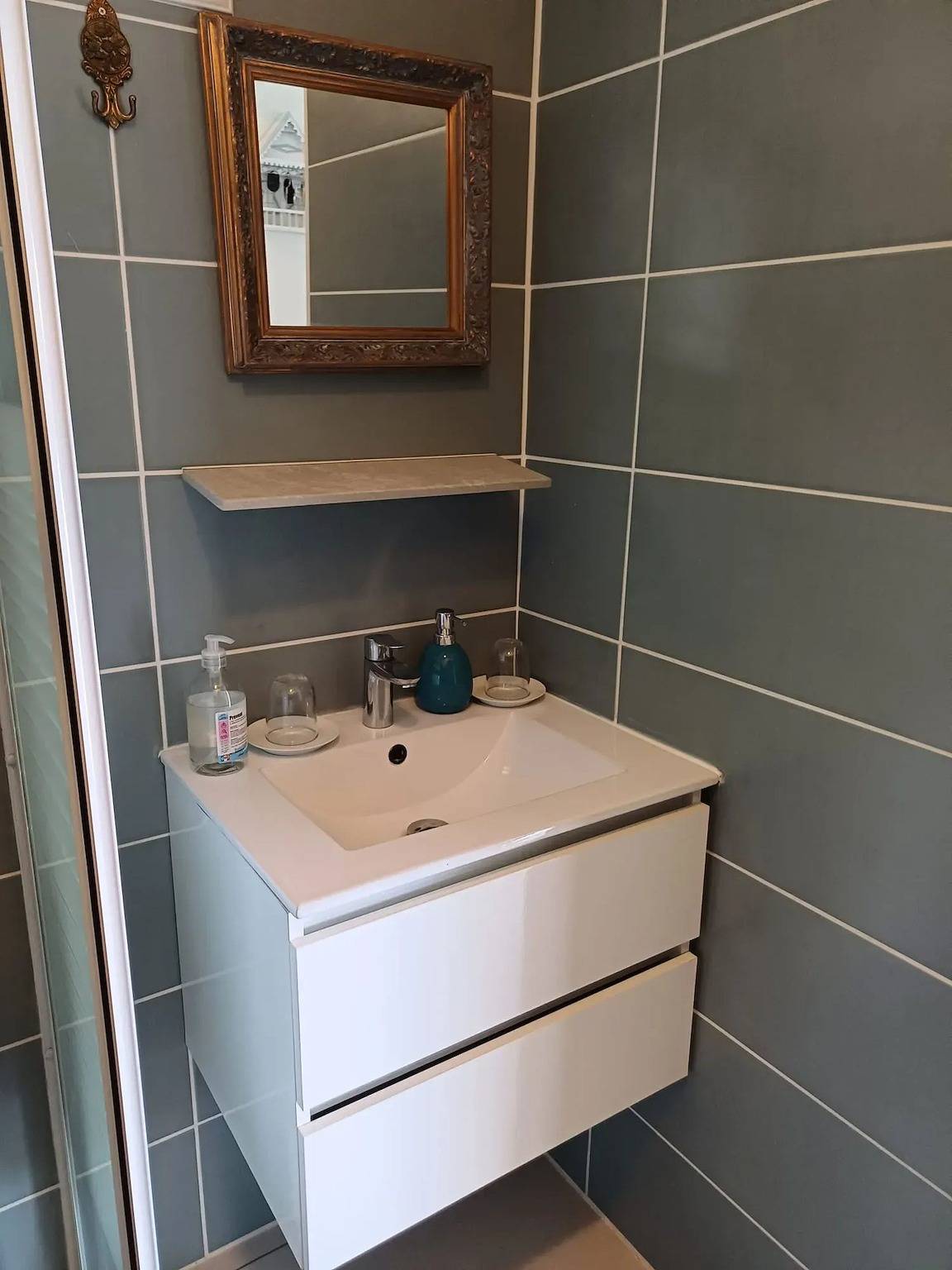 Entire studio, Cozy Studio with Private Pool in Baie-Mahault, 28 m² in Baie-Mahault, Guadeloupe (Caribbean)