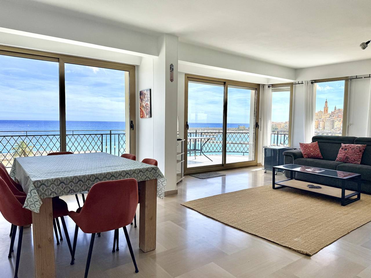Entire apartment, Santa Maria in Menton, Mediterranean Coast (France)