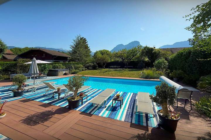 Location de vacances pour 8 personnes, avec piscine ainsi que jacuzzi et jardin à Doussard - 2