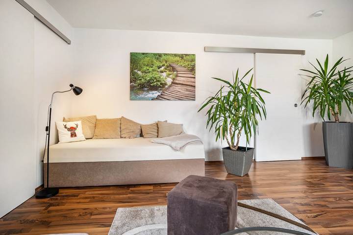 Ganze Wohnung, Apartment 'Ferienglück Vogelsang' mit privater Terrasse, Garten und Wlan in Loßburg, Mittlerer Schwarzwald