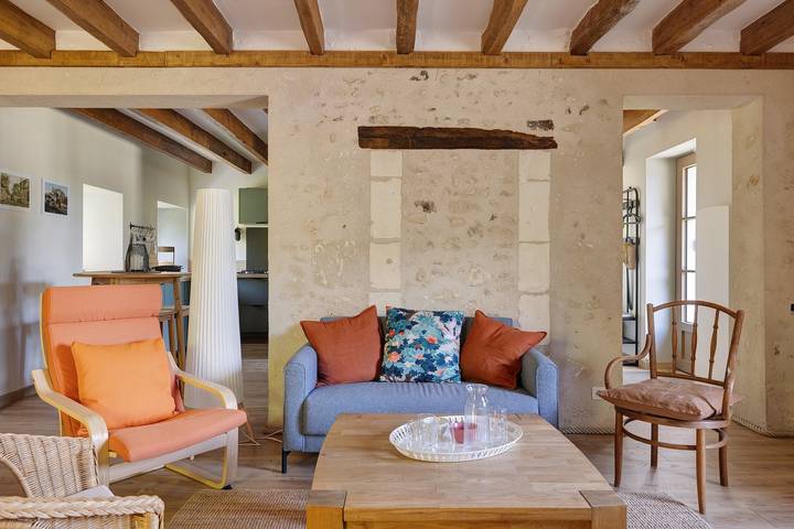 Cottage "Ishi To Ki" with Shared Pool, Private Terrace, and Wi-Fi in Chédigny, Loiredalen