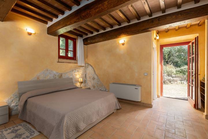 Holiday Home 'La Casina Di Borgo Mommialla' with Shared Pool, Wi-Fi and Air Conditioning in Gambassi Terme, Florence Province