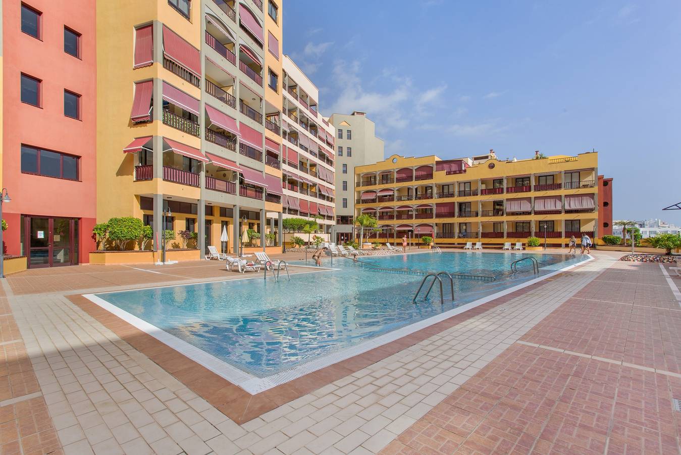 Apartamento entero, Vacaciones 'Nos Lo Merecemos' con vistas a la montaña, piscina compartida y Wi-Fi in Puerto Santiago, Santiago del Teide