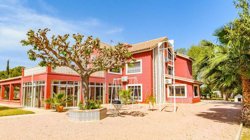 Villa pour 16 personnes, avec vue ainsi que jardin et piscine, animaux acceptés à Alicante - 2