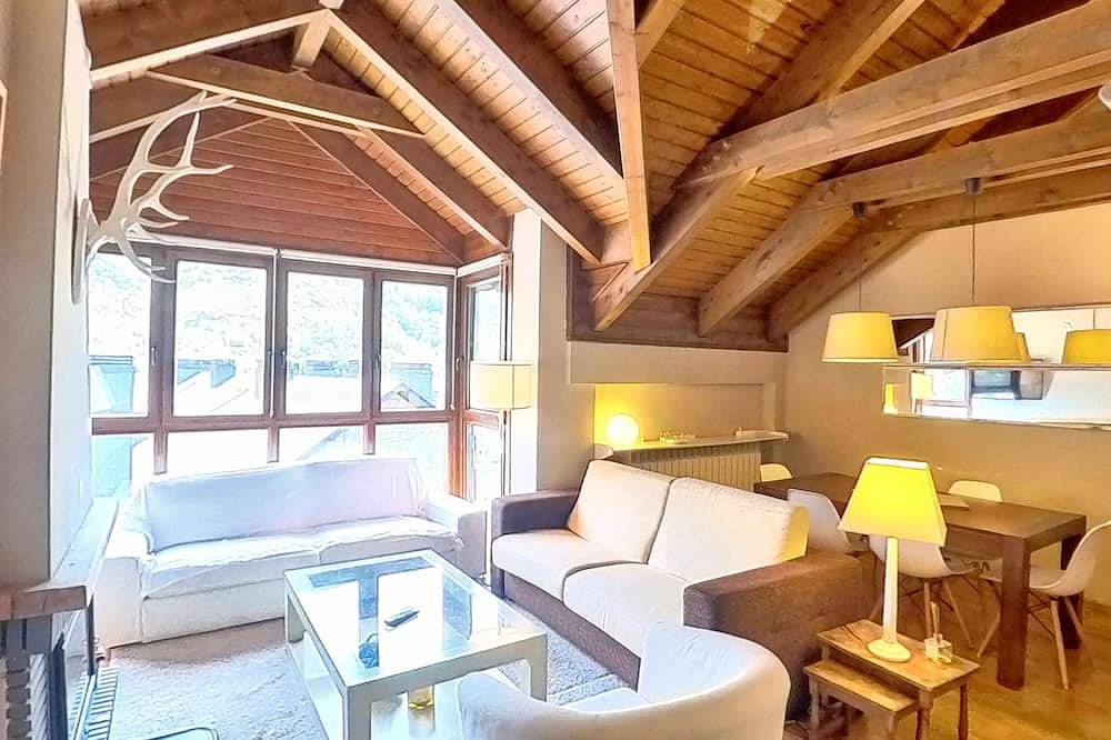 Appartement entier, Light penthouse - tucasaenlospirineos in Escarrilla, Sallent de Gállego