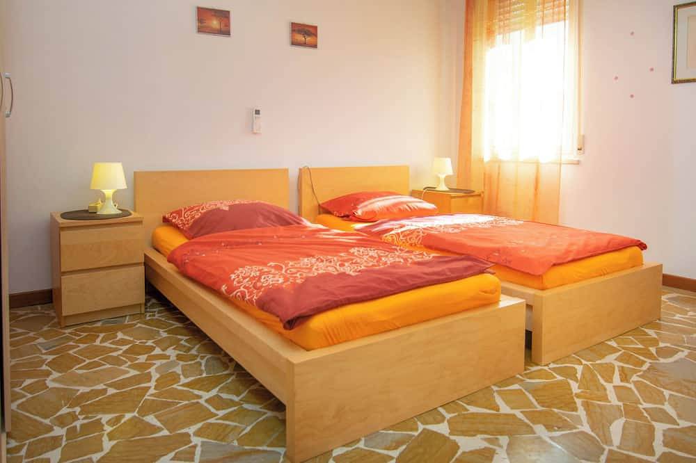 Fewo am Gardasee in einem freistehenden Haus, Gartenprivatnutzung, 80m zum See. in San Benedetto (Peschiera del Garda), Peschiera del Garda