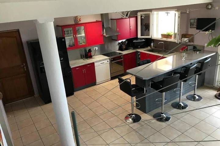 Location de vacances pour 12 personnes, avec vue et balcon dans Plage des Chalets