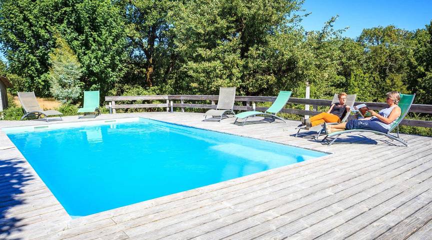 Gîte pour 10 personnes, avec Terrasse ainsi que Jardin et Piscine dans Forêt domaniale de Grésigne