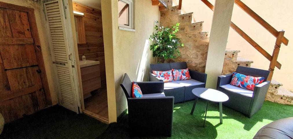 Location de vacances pour 4 personnes, avec balcon à Thézan-des-Corbières - 3