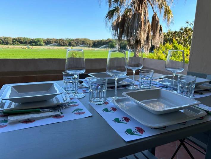 Location de vacances pour 4 personnes, avec Balcon ainsi que Terrasse et Jardin à Fregene - 2