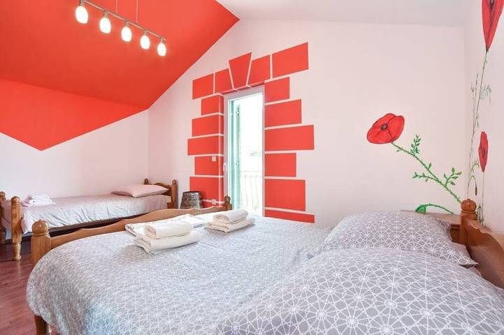 Villa Bosnjak with a private pool in Dalmatinisches Zagora