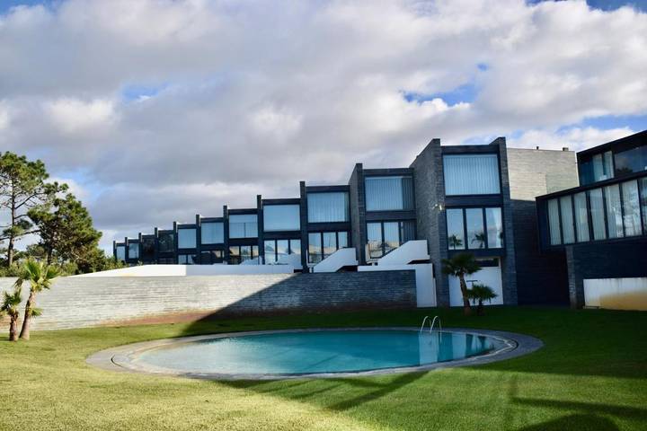 Casa de férias para 8 pessoas, com piscina e vista e ainda terraço and jardim, com animais de estimação em Apúlia