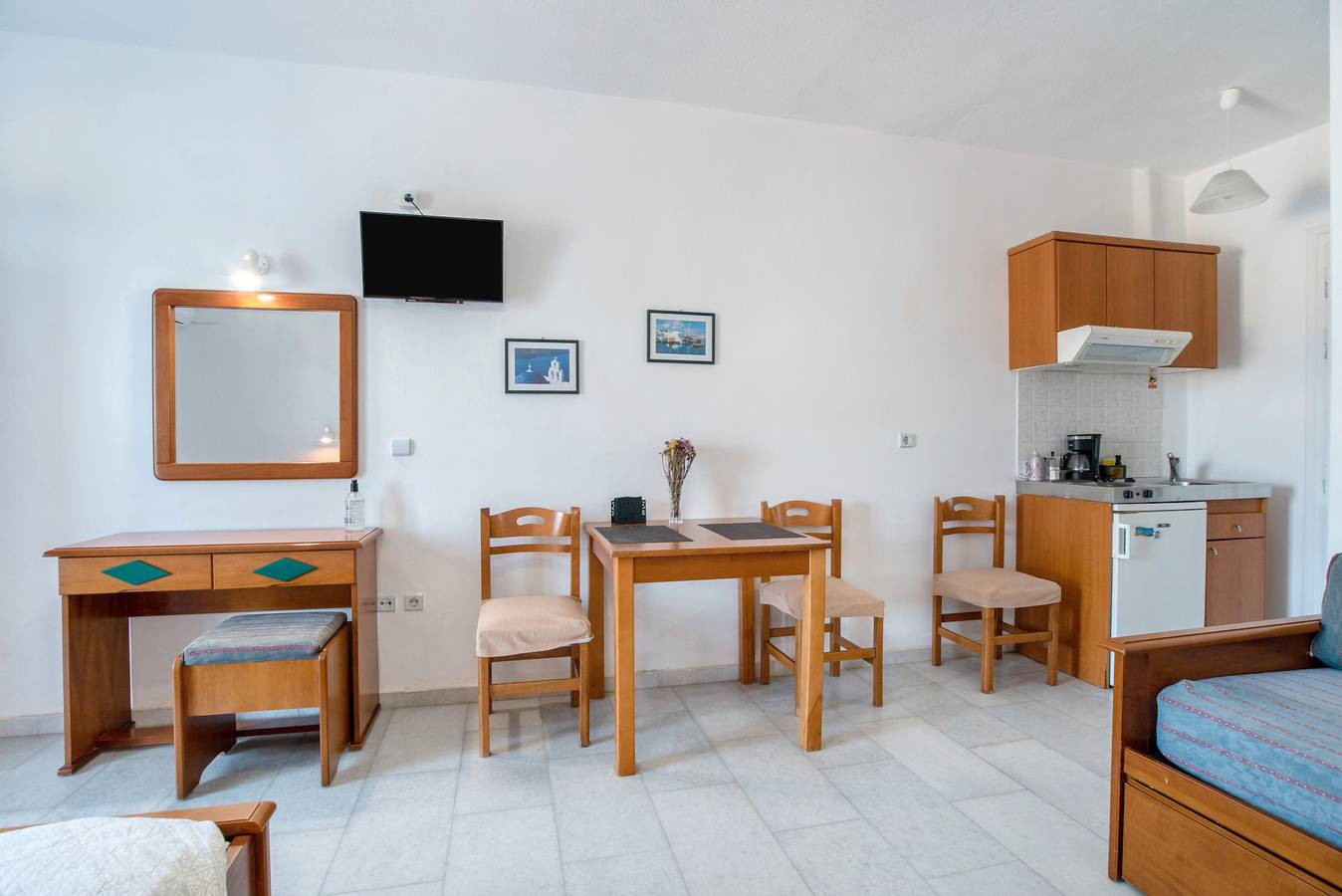 Entire studio, Studio Apartment '2' with Sea View, Wi-Fi and Air Conditioning in Cyclades