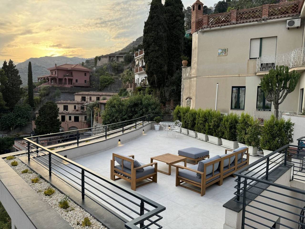 Strandnähe mit Pool und Terrasse in Strandnähe – 2 km in Taormina, Messina Provinz