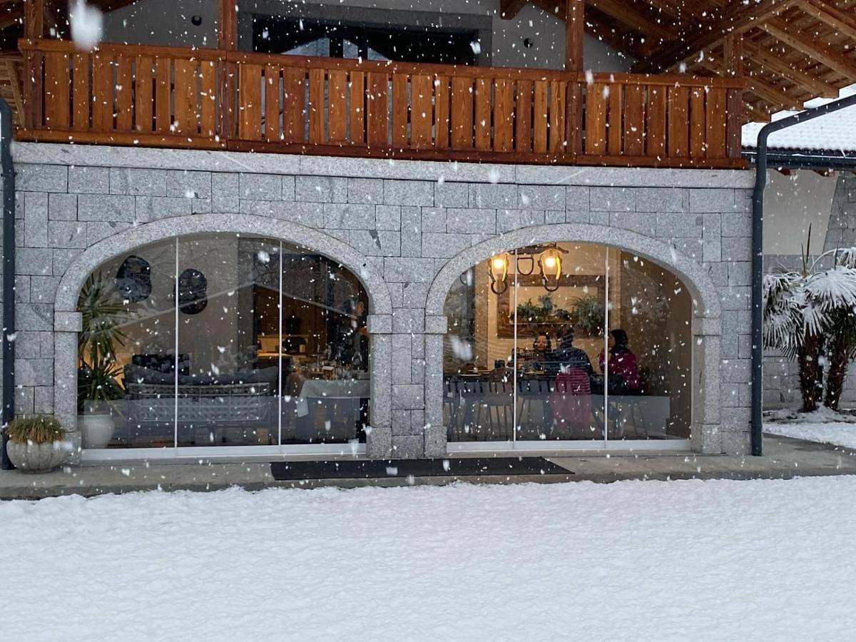 Double Room with Private Bathroom in Pinzolo, Dolomiti di Brenta