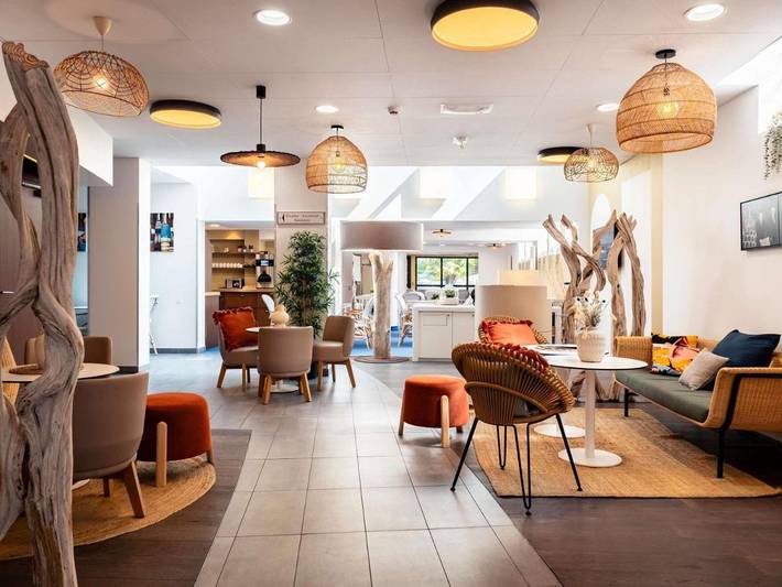 Hôtel pour 2 personnes, avec sauna et terrasse ainsi que jacuzzi et piscine, animaux acceptés