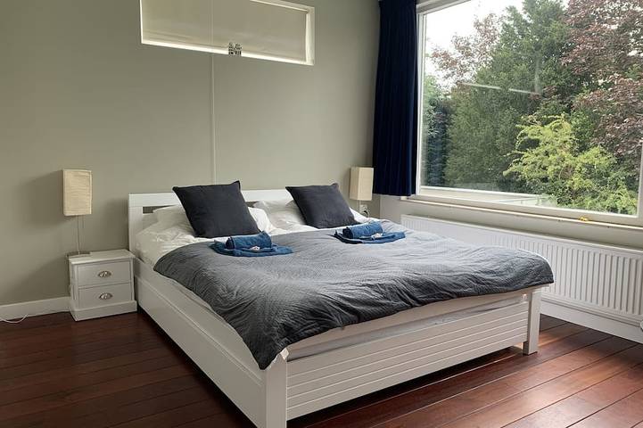 Location de vacances pour 6 personnes, avec jardin ainsi que terrasse et jacuzzi à Heemstede - 2