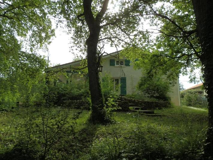 Location de vacances pour 2 personnes, avec vue et jardin à Léognan