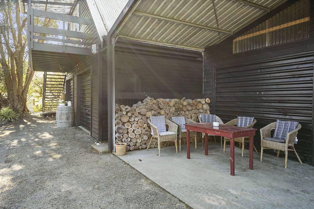 The Apartment - The Lodge Te Horo in Kapiti Coast District