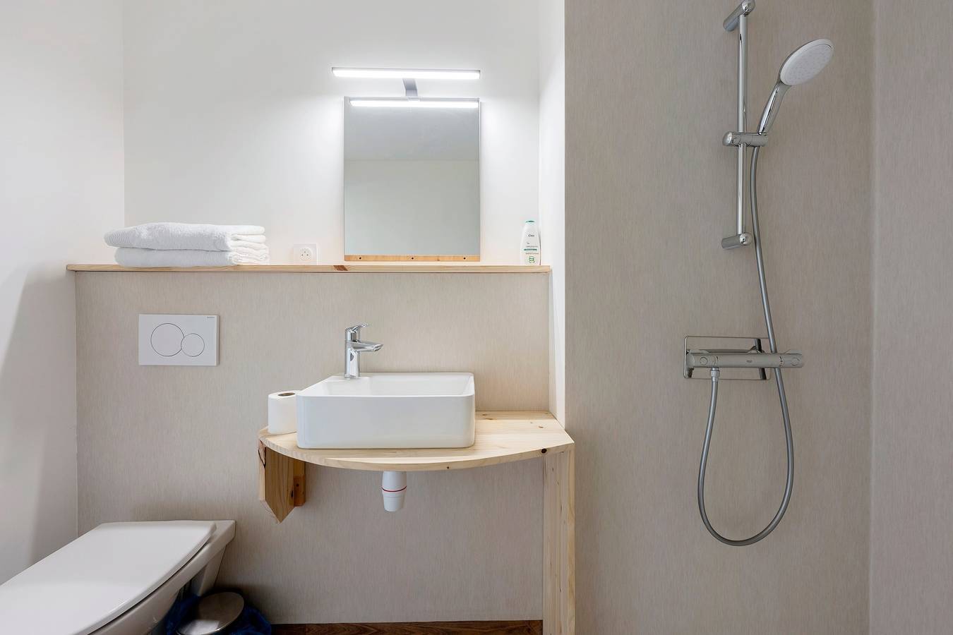 Chambre 4  – L’Auberge Le Toit Vert : Espace et partage à Moutiers in Moûtiers, Massif du Mont-Blanc