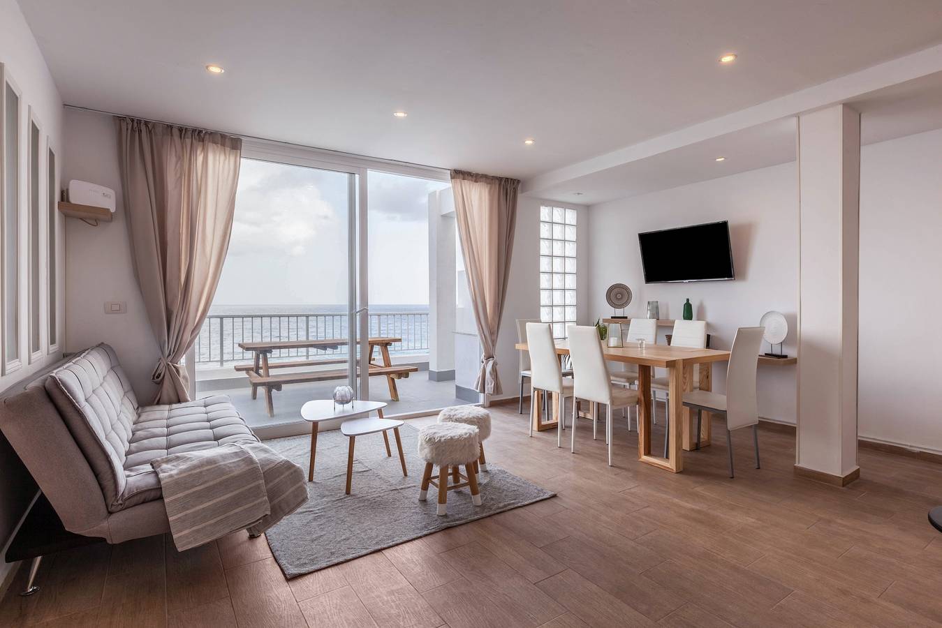 Apartamento inteiro, Apartamento de férias "Casa Punta Brava" com vista para o mar, vista para a montanha, Wi-Fi, A/C & Terraço; Estacionamento disponível in El Burgado, Puerto de la Cruz