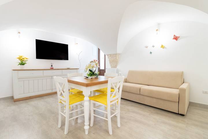 Appartamento intero, Appartamento 'Il Giardino' con terrazza privata, giardino privato e Wi-Fi in Cisternino, Salento