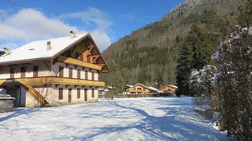 Gîte pour 8 personnes, avec balcon et jardin