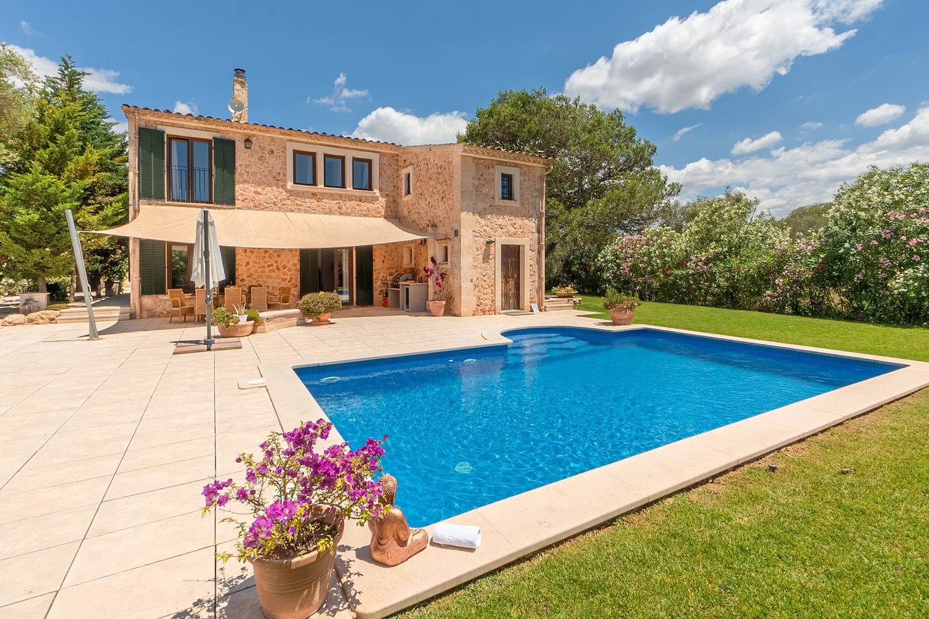 Country House Finca Kiana with Pool, Garden & Wi-Fi in Sencelles, Majorca Center