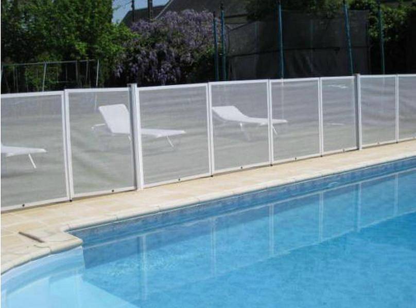 Two-Bedroom House (4 Adults) in La Chapelle-sur-Loire, Vallée de la Loire