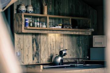 Cabane en bois pour 4 personnes, avec jacuzzi et jardin ainsi que terrasse et piscine dans Haute-Saône