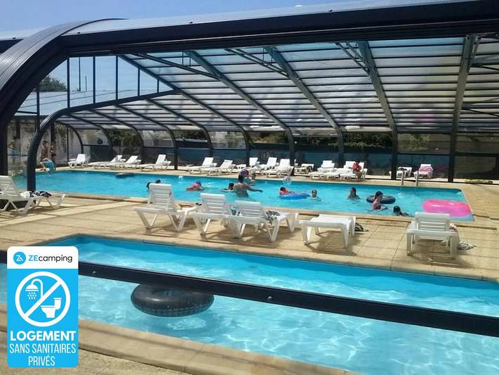 Tente pour 2 personnes, avec bassin pour enfant et jacuzzi ainsi que piscine et sauna en Vendée - 2