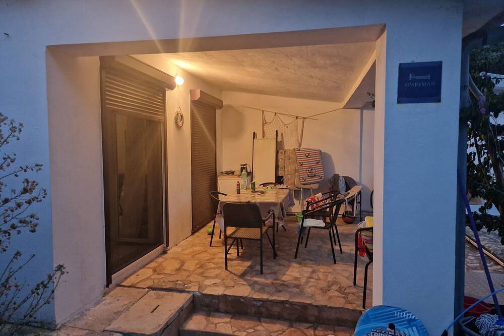 Entire apartment, Cozy 1-bedroom apartment with Wifi, Ac in wonderful Silba in Zadar (Municipality), Silba