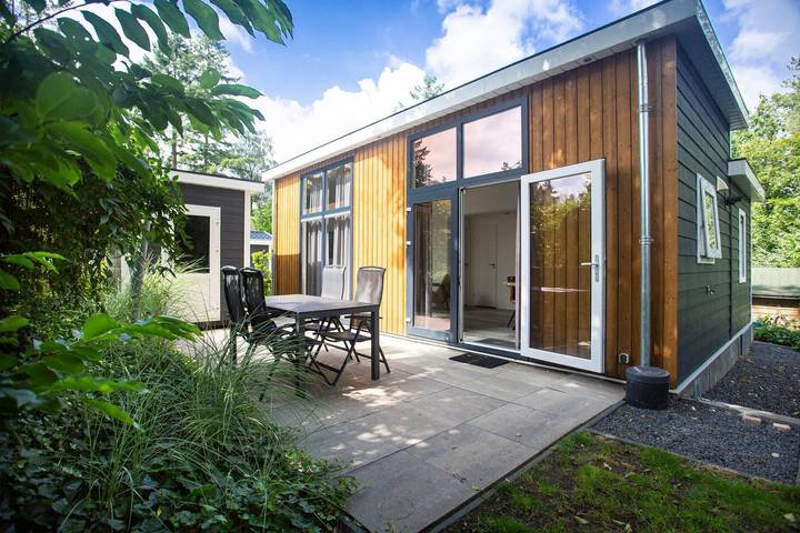 Lodge voor 4 personen, met terras en tuin - 1