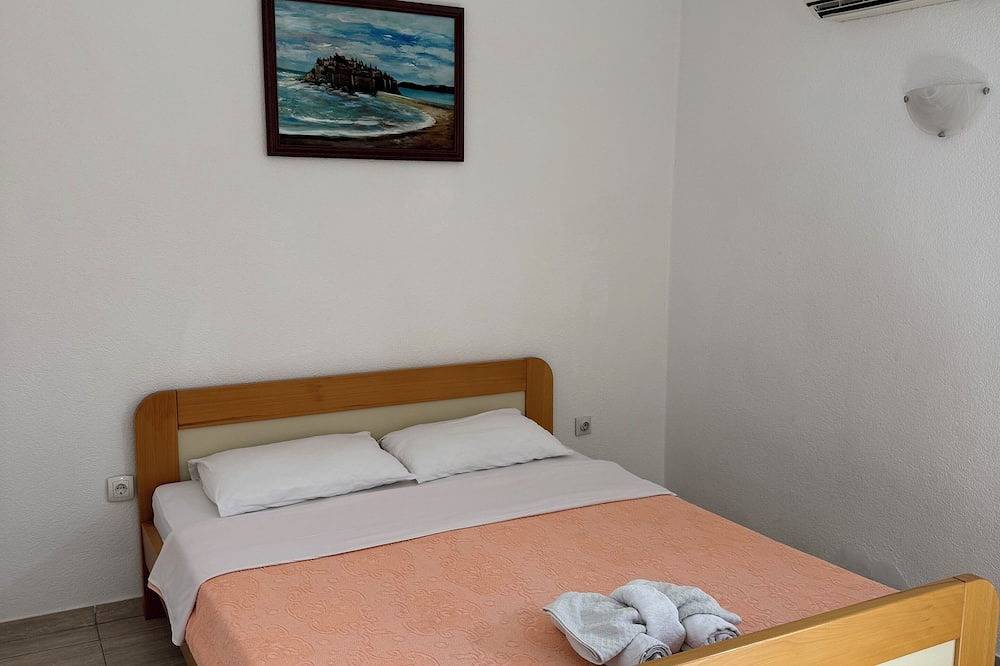 Apartamento entero, Cozy 1-bedroom apartment in fantastic Budva with Ac in Budva, Municipio de Budva