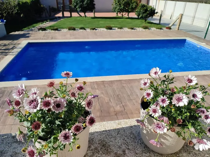 Casa de vacaciones para 4 personas, con piscina además de jardín y vistas - 1