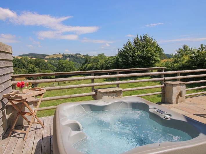 Cottage for 4 people, with Garden and View in Clun