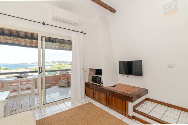 Appartamento intero, Appartamento 'Casa Baia del Faro' con Vista Mare, Terrazza Privata e Aria Condizionata in Palau (villaggio), Palau (Sardegna)
