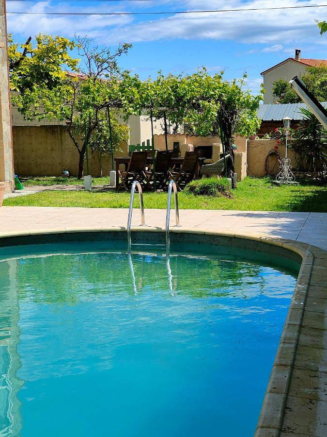 Location de vacances pour 6 personnes, avec piscine ainsi que terrasse et vue à Aléria - 2