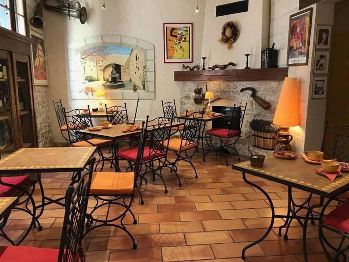 Hôtel pour 2 personnes, avec jardin ainsi que terrasse et vue dans Office De Tourisme D Avignon