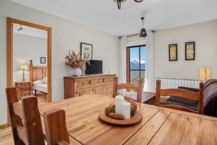 Gîte pour 4 personnes, avec balcon ainsi que vue sur le lac et vue dans Formigal - 3