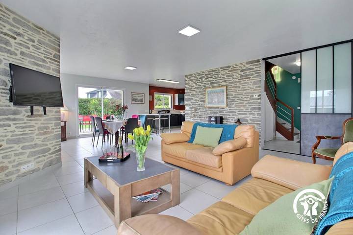 Gîte pour 6 personnes, avec jardin et terrasse à Plouhinec (Morbihan) - 2