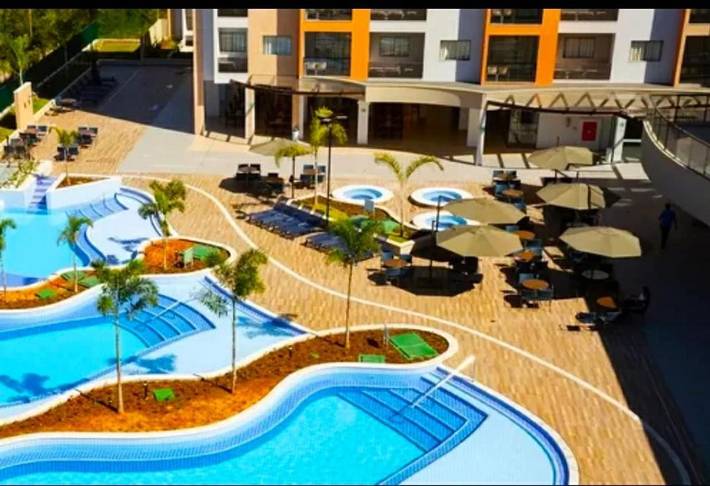 Casas e apartamentos de temporada para 4 pessoas, com sauna e piscina e ainda jacuzzi and jardim, adaptado a crianças em Caldas Novas