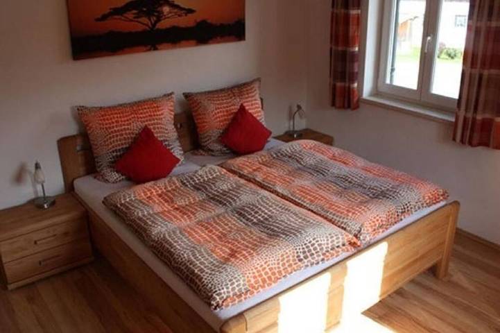 Ferienwohnung für 7 Personen, mit Sauna und Balkon sowie Whirlpool und Garten in Winzer