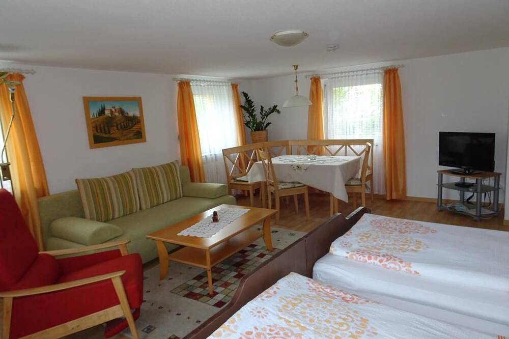 Ganze Wohnung, Nette Wohnung in Garitz mit Garten und Terrasse in Bad Kissingen, Rhön-Bayern