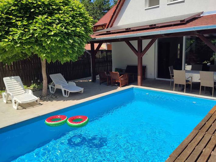 Ferienhaus für 10 Personen, mit Balkon und Garten in Siofok